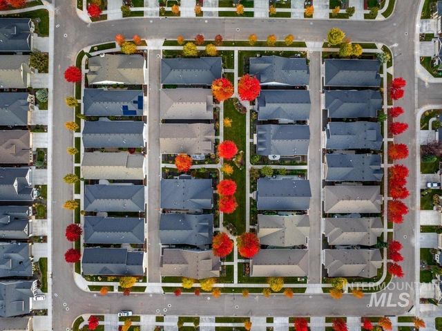 1243 E Prairiefire St, Meridian, ID 83646