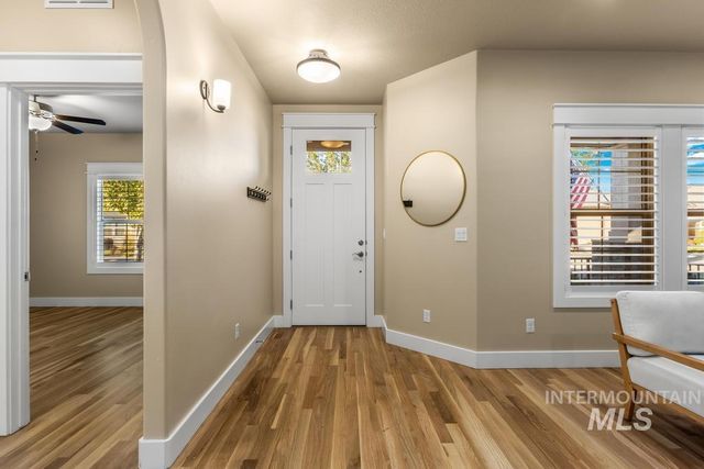 1243 E Prairiefire St, Meridian, ID 83646