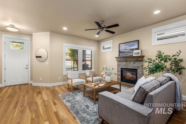 1243 E Prairiefire St, Meridian, ID 83646