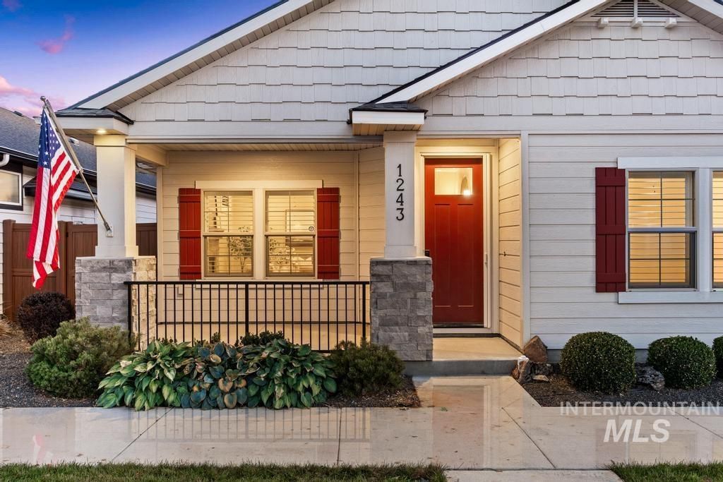 1243 E Prairiefire St, Meridian, ID 83646