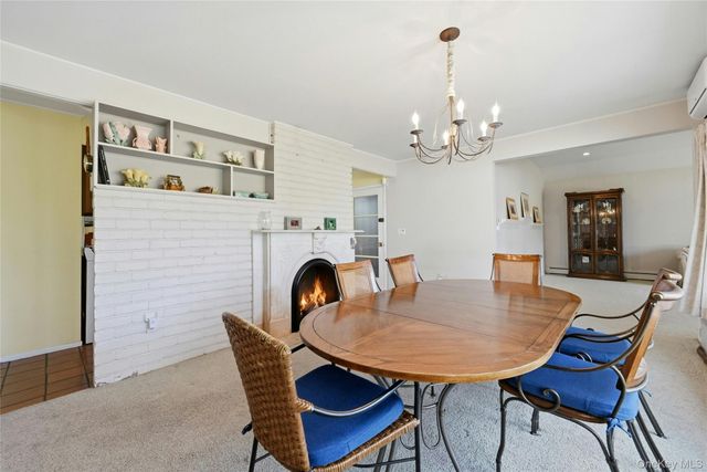 46 Boxwood Lane, Hicksville, NY 11801