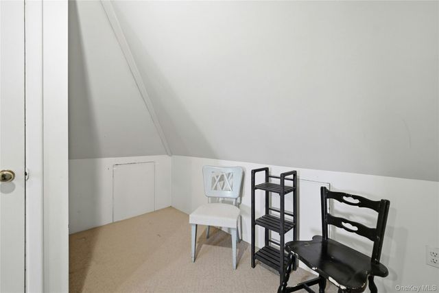 46 Boxwood Lane, Hicksville, NY 11801