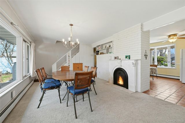 46 Boxwood Lane, Hicksville, NY 11801