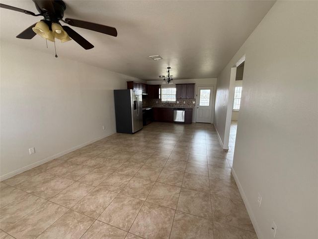 2724 Avenue D Avenue 4, San Leon, TX 77539
