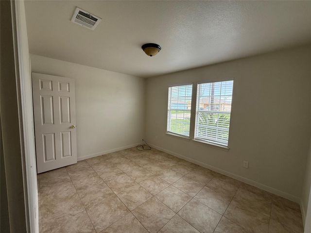 2724 Avenue D Avenue 4, San Leon, TX 77539