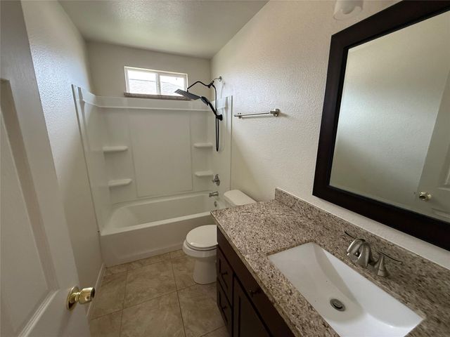 2724 Avenue D Avenue 4, San Leon, TX 77539