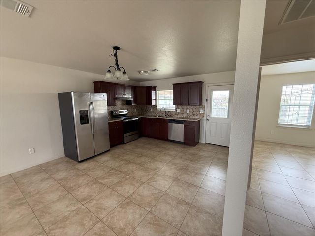 2724 Avenue D Avenue 4, San Leon, TX 77539