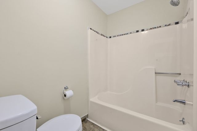 224 Edgewood Dr, Hendersonville, TN 37075