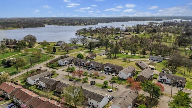 224 Edgewood Dr, Hendersonville, TN 37075