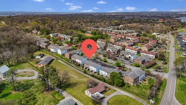 224 Edgewood Dr, Hendersonville, TN 37075