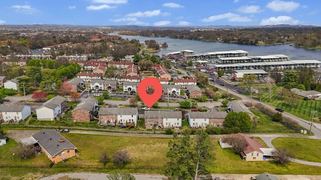 224 Edgewood Dr, Hendersonville, TN 37075