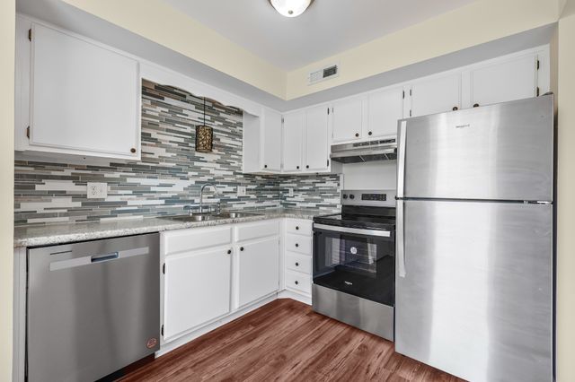 224 Edgewood Dr, Hendersonville, TN 37075