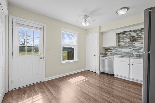 224 Edgewood Dr, Hendersonville, TN 37075