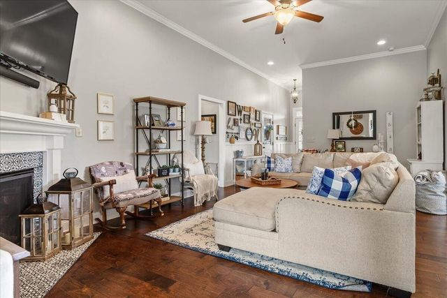 76 Zion Cove Lane, Englewood, TN 37329