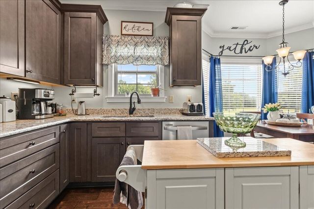 76 Zion Cove Lane, Englewood, TN 37329