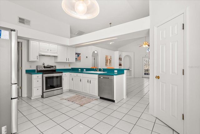 865 HIGH POINTE CIRCLE, Minneola, FL 34715