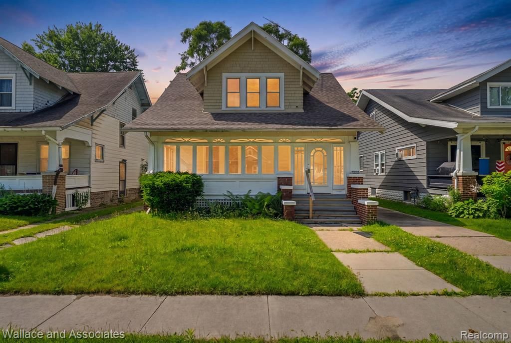 1222 Minnie Street, Port Huron, MI 48060