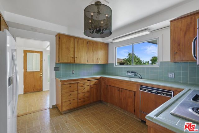 13170 Mulholland Drive, Beverly Hills, CA 90210