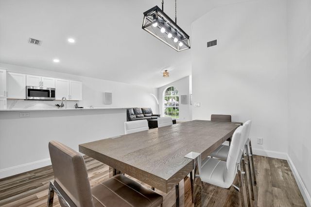 1891 Oak Berry Circle, Wellington, FL 33414