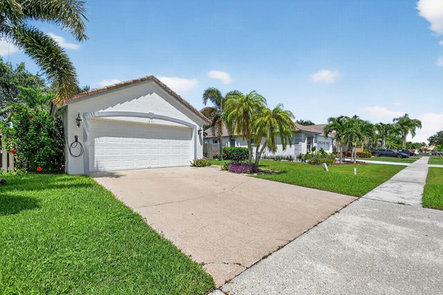 1891 Oak Berry Circle, Wellington, FL 33414