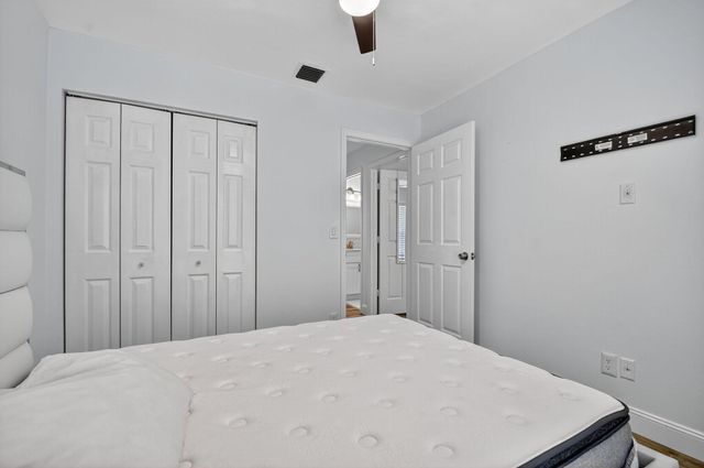 1891 Oak Berry Circle, Wellington, FL 33414