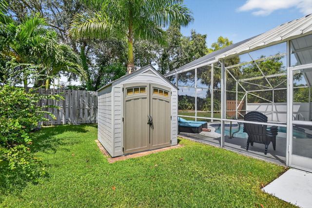 1891 Oak Berry Circle, Wellington, FL 33414