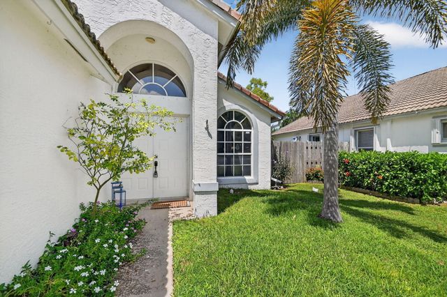 1891 Oak Berry Circle, Wellington, FL 33414
