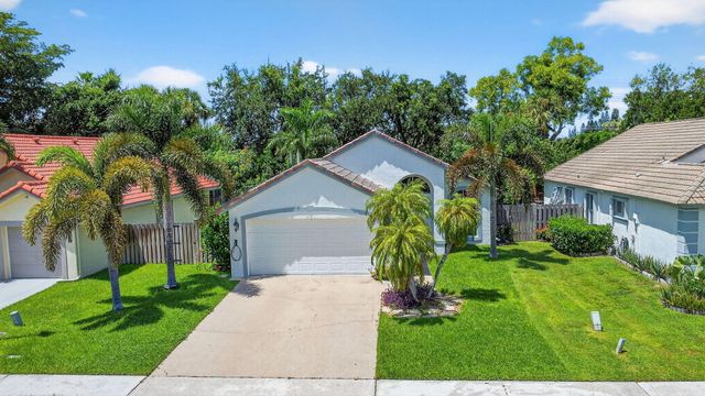 1891 Oak Berry Circle, Wellington, FL 33414