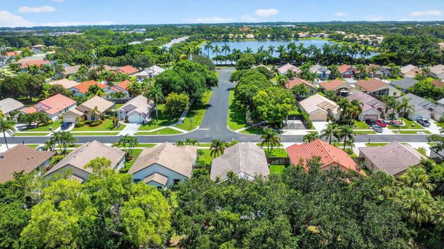 1891 Oak Berry Circle, Wellington, FL 33414