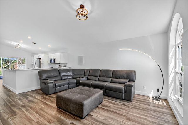 1891 Oak Berry Circle, Wellington, FL 33414