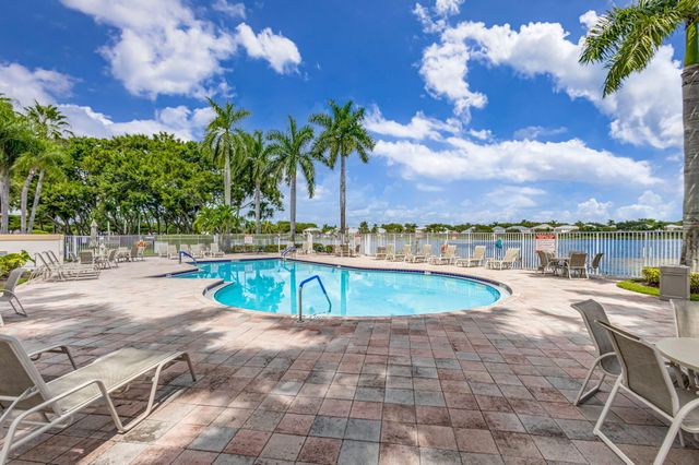 1891 Oak Berry Circle, Wellington, FL 33414