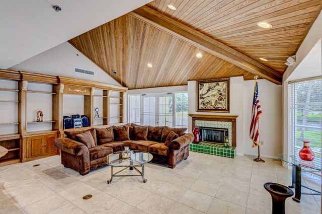 1891 Oak Berry Circle, Wellington, FL 33414