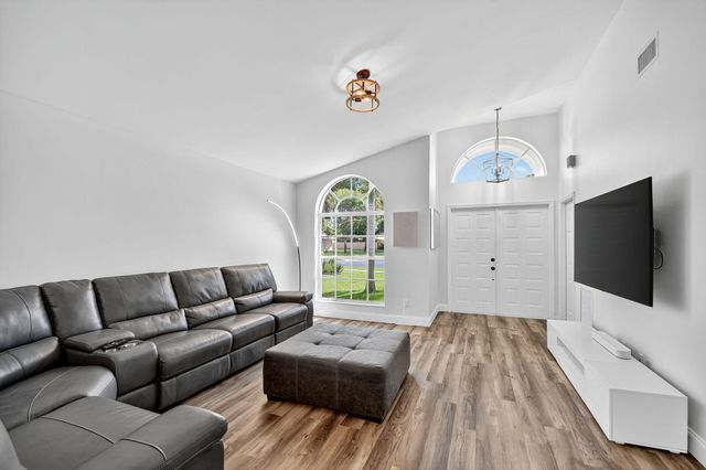 1891 Oak Berry Circle, Wellington, FL 33414