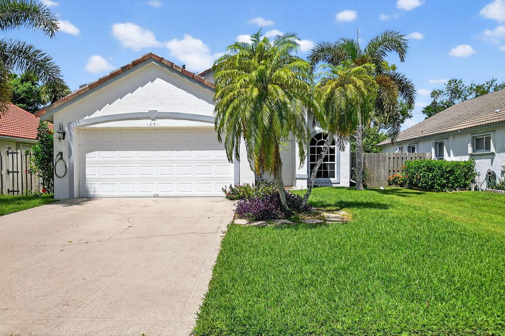 1891 Oak Berry Circle, Wellington, FL 33414