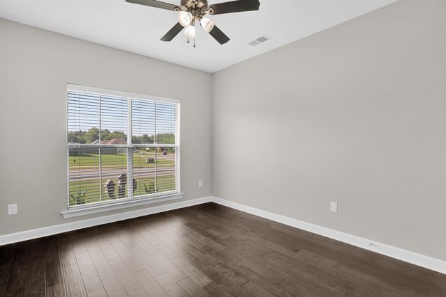 25 BREEZY LOOP, Oakland, TN 38060