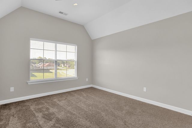 25 BREEZY LOOP, Oakland, TN 38060