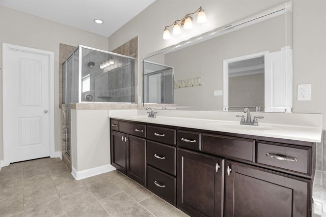 25 BREEZY LOOP, Oakland, TN 38060