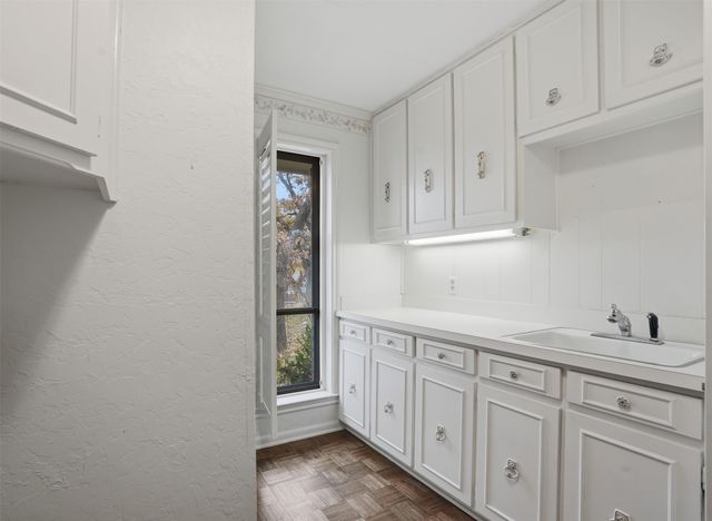 1004 Crowley Road, Arlington, TX 76012