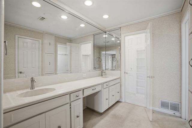 1004 Crowley Road, Arlington, TX 76012