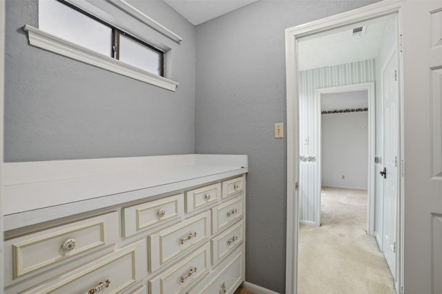 1004 Crowley Road, Arlington, TX 76012