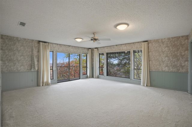 1004 Crowley Road, Arlington, TX 76012