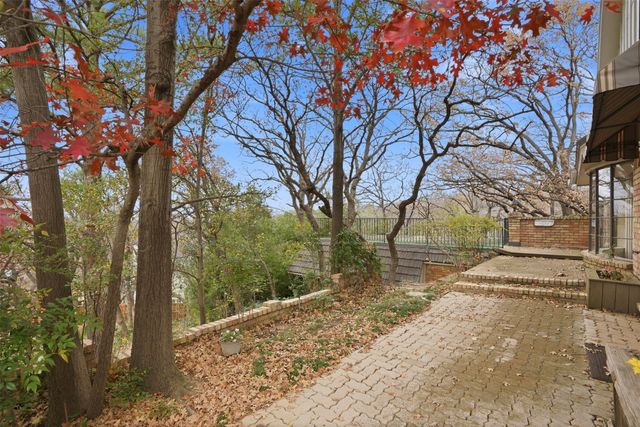 1004 Crowley Road, Arlington, TX 76012