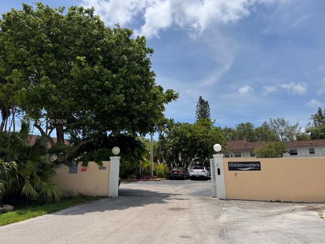 1860 Venice Park Dr 208, North Miami, FL 33181