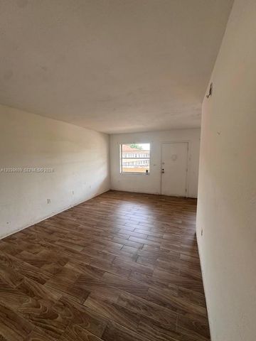 1860 Venice Park Dr 208, North Miami, FL 33181