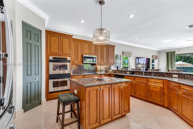 4135 SW 186th Way, Miramar, FL 33029
