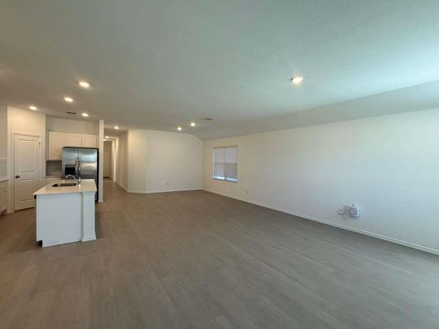 577 Sormonne LOOP, Kyle, TX 78640