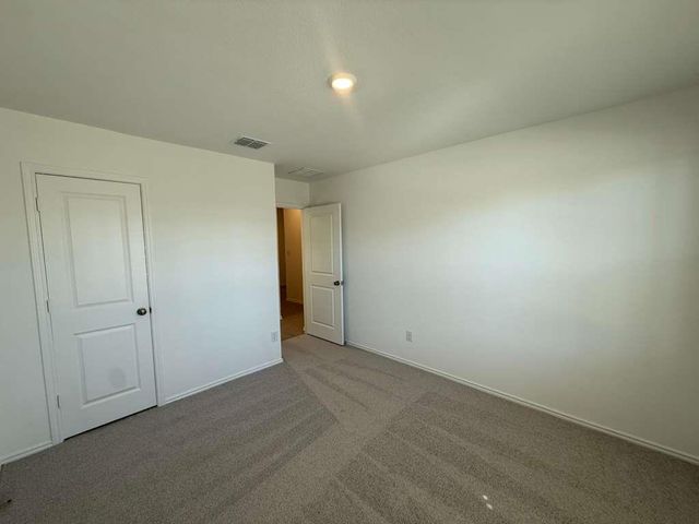 577 Sormonne LOOP, Kyle, TX 78640