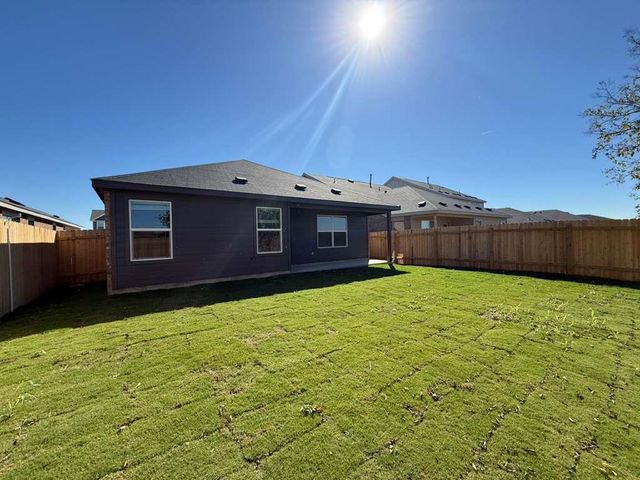 577 Sormonne LOOP, Kyle, TX 78640