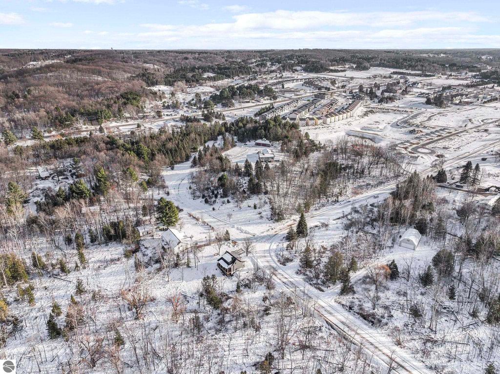 Image 10 of property listing at 1713 Vanderlip Road, Traverse City, MI 49686