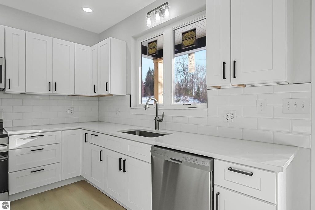 Image 26 of property listing at 1713 Vanderlip Road, Traverse City, MI 49686